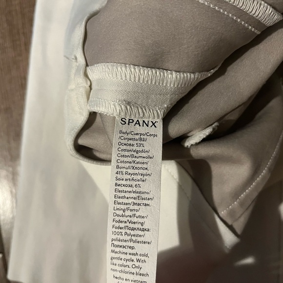 Spanx On-The-Go Cropped Kick Flare Pants Classic White Size Large - Picture 5 of 7